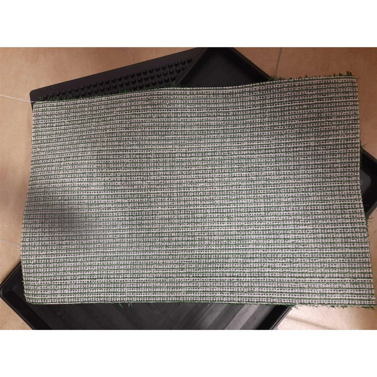 Dog Grass Pad with Tray D878278